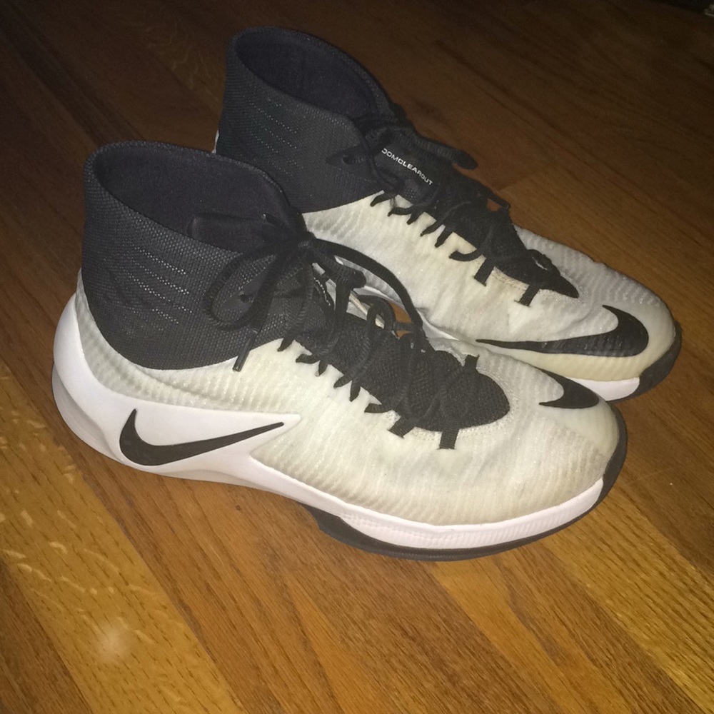 NIKE ZOOM CLEAROUT.
